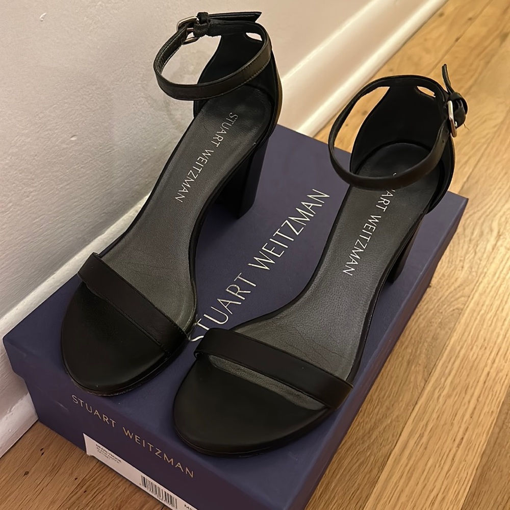 NEARLYNUDE Stuart Weitzman Black Smooth Leather Size 5.5